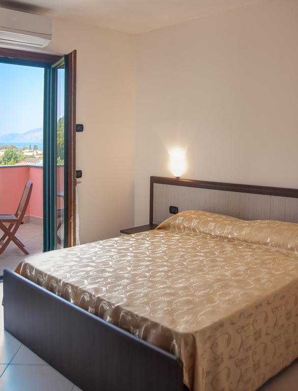 Residence Gli Ulivi Di Eolo Sapri Bagian luar foto